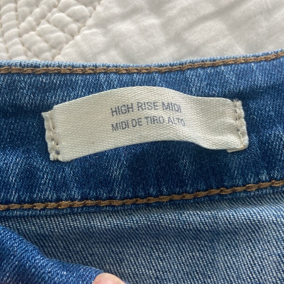 Universal Thread distressed jean shorts - Picture 2 of 4